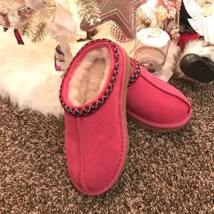 UGG girls Tasman slippers